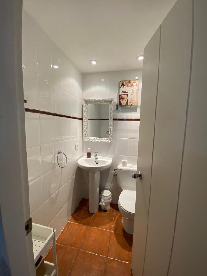 Habitacion Centrica Con Aire Acondicionado Bano Privado Nevera Cadaqués Exterior photo