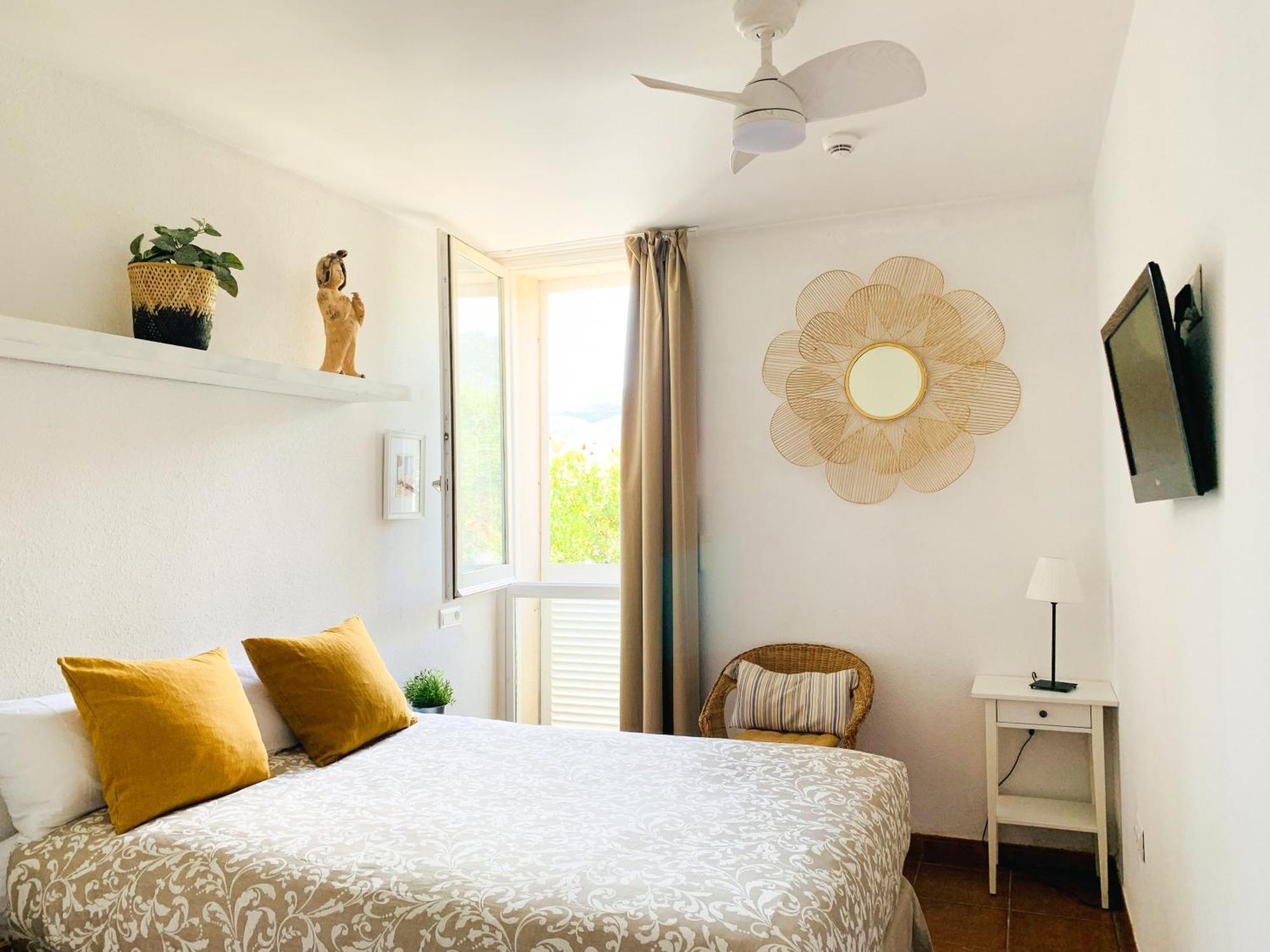 Habitacion Centrica Con Aire Acondicionado Bano Privado Nevera Cadaqués Exterior photo